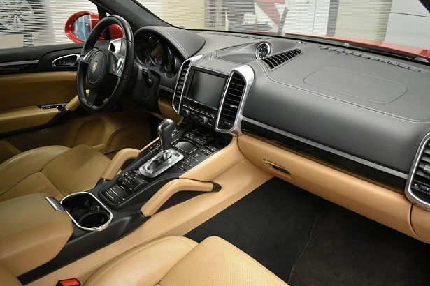 Cayenne Platinum Edition 3.0d AT 4WD (245 л.с.) фото 9