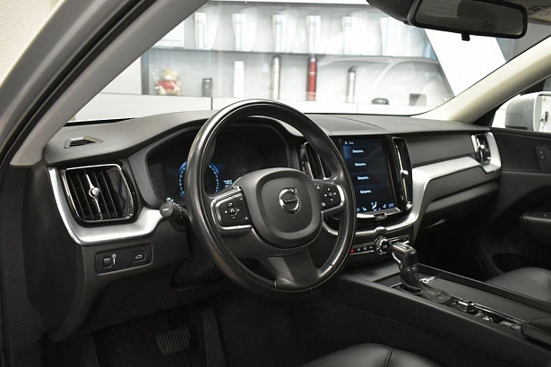 XC60 Импульс / Momentum 2.0 AT 4WD (249 л.с.) фото 9