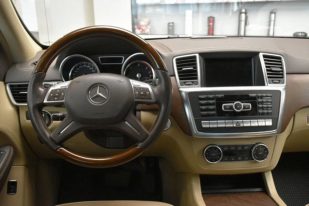 M-Класс Особая серия 350 3.0d AT 4Matic (249 л.с.) фото 8