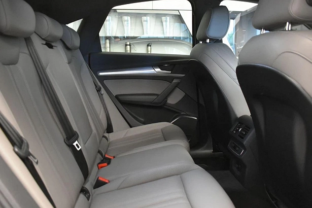 Q5 Sportback Base 2.0d AMT 4WD (204 л.с.) фото 13
