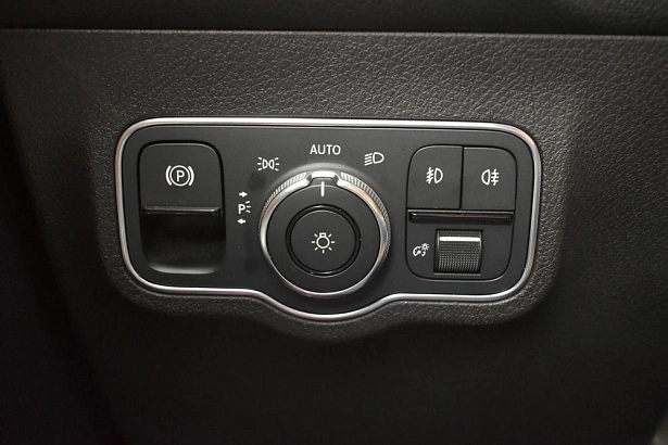GLB Sport 250 2.0 AMT 4Matic (224 л.с.) фото 17