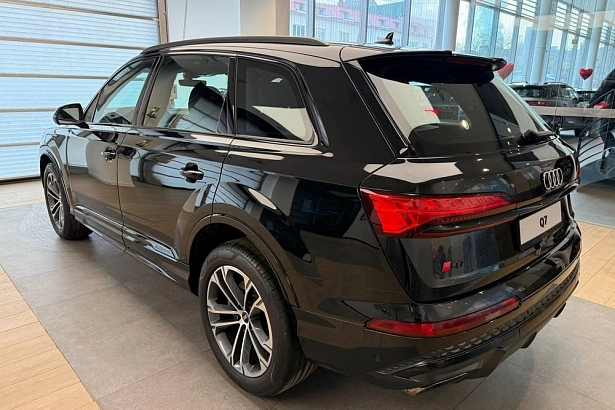 Q7 45 TFSI quattro tiptronic 2.0 AT 4WD (252 л.с.) фото 3