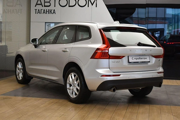 XC60 Импульс / Momentum 2.0 AT 4WD (249 л.с.) фото 3