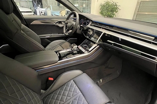 S8 S8 TFSI 4.0 AT 4WD (571 л.с.) фото 19