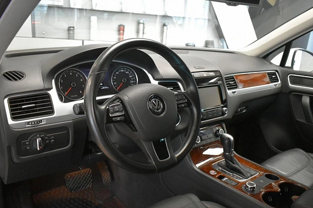 Touareg Base 3.6 AT 4WD (249 л.с.) фото 9