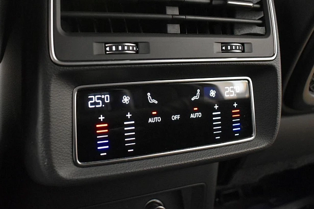 Q7 Sport 3.0d AT 4WD (249 л.с.) фото 27