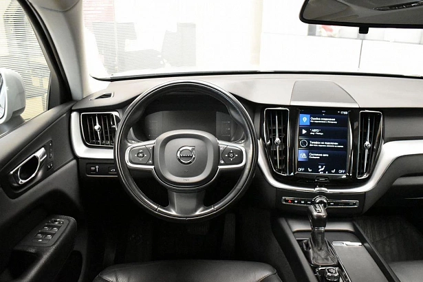 XC60 Импульс / Momentum 2.0 AT 4WD (249 л.с.) фото 12