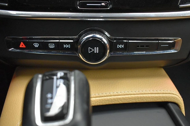 V90 Cross Country Pro 2.0d AT 4WD (190 л.с.) фото 24