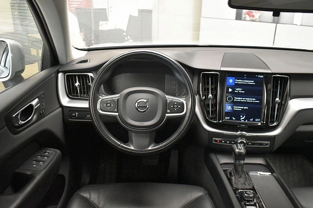 XC60 Импульс / Momentum 2.0 AT 4WD (249 л.с.) фото 13