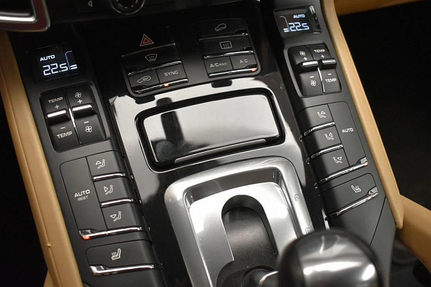 Cayenne Platinum Edition 3.0d AT 4WD (245 л.с.) фото 25