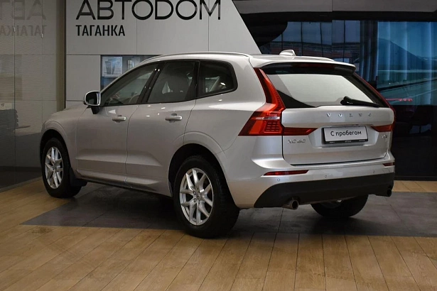 XC60 Импульс / Momentum 2.0 AT 4WD (249 л.с.) фото 3