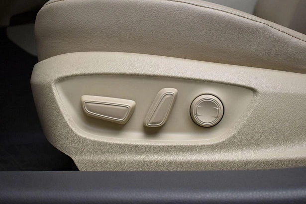 Camry Элеганс Safety 2.5 AT (181 л.с.) фото 18