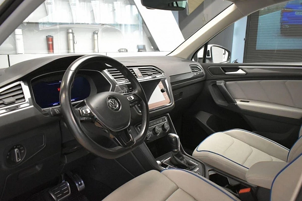 Tiguan Connect Plus 2.0d AMT 4WD (150 л.с.) фото 9