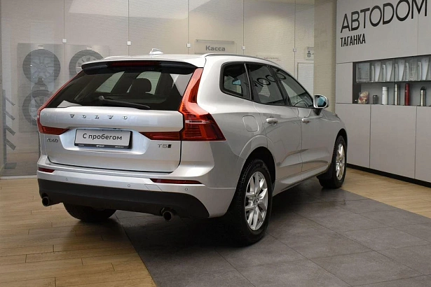XC60 Импульс / Momentum 2.0 AT 4WD (249 л.с.) фото 5