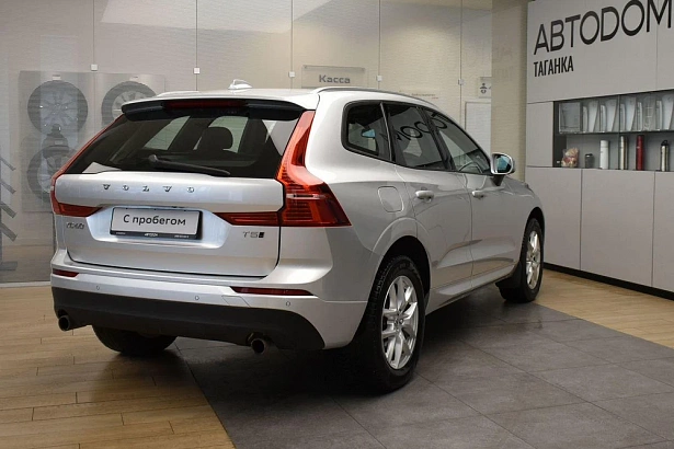 XC60 Импульс / Momentum 2.0 AT 4WD (249 л.с.) фото 5