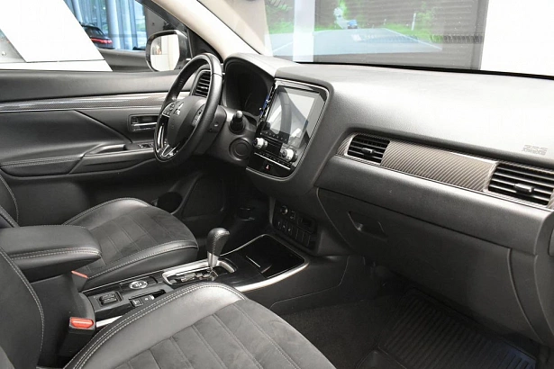 Outlander Instyle 2.0 CVT 4WD (146 л.с.) фото 23