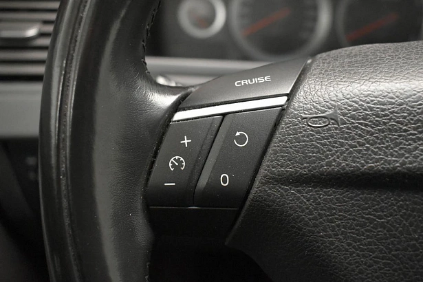 XC90 Base 2.5 AT 4WD (5 мест) (210 л.с.) фото 13