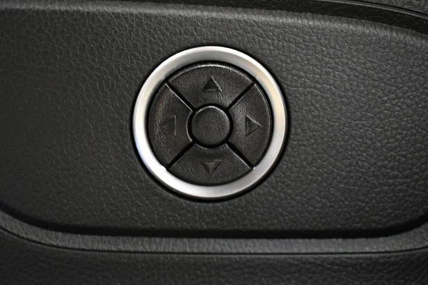X70 PLUS Luxury 1.6 AMT (190 л.с.) фото 22