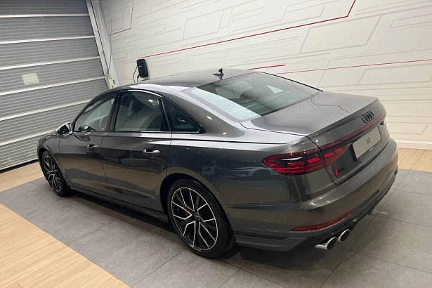 S8 S8 TFSI 4.0 AT 4WD (571 л.с.) фото 8
