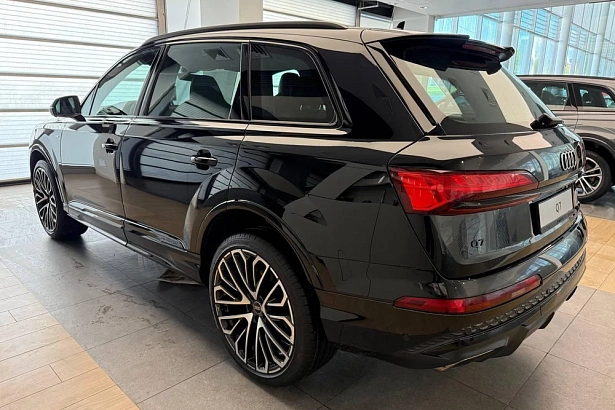 Q7 45 TFSI quattro tiptronic 2.0 AT 4WD (252 л.с.) фото 3