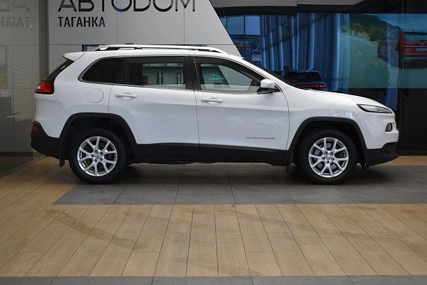 Cherokee Longitude 2.4 AT 4WD (177 л.с.) фото 6