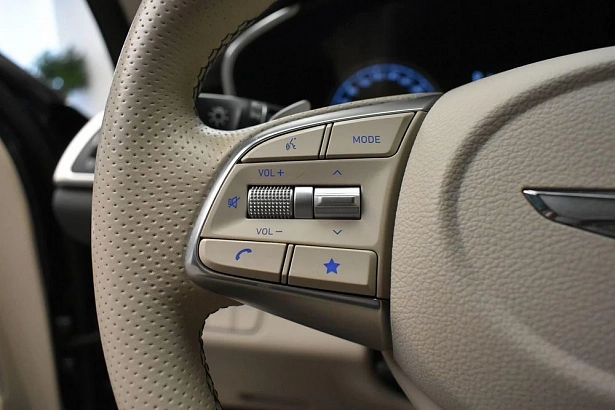 G70 Elegance + Smart Sense 2.0 AT 4WD (197 л.с.) фото 14