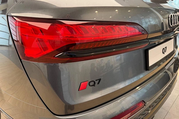 Q7 45 TFSI quattro tiptronic 2.0 AT 4WD (252 л.с.) фото 13
