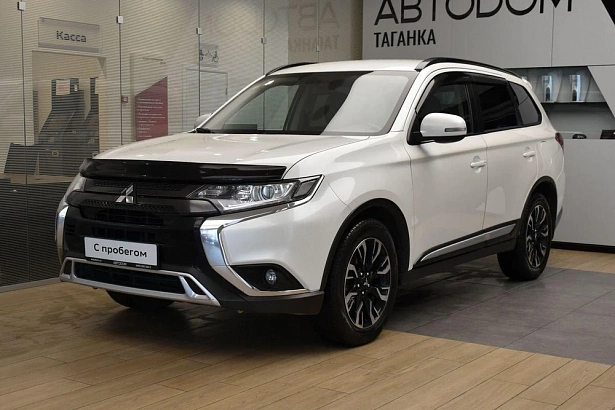 Outlander Instyle 2.0 CVT 4WD (146 л.с.) фото 1