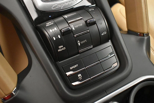 Cayenne Platinum Edition 3.0d AT 4WD (245 л.с.) фото 26