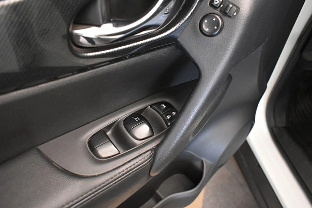 X-Trail LE Top 2.5 CVT 4WD (171 л.с.) фото 17