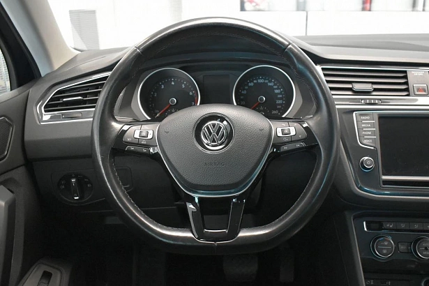 Tiguan Exclusive 2.0 AMT 4WD (180 л.с.) фото 11