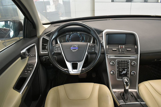 XC60 Base 2.4d AT 4WD (181 л.с.) фото 13