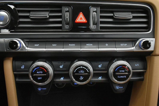G70 Supreme 2.0 AT 4WD (197 л.с.) фото 23