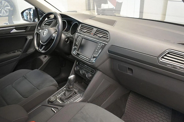 Tiguan Exclusive 2.0 AMT 4WD (180 л.с.) фото 9