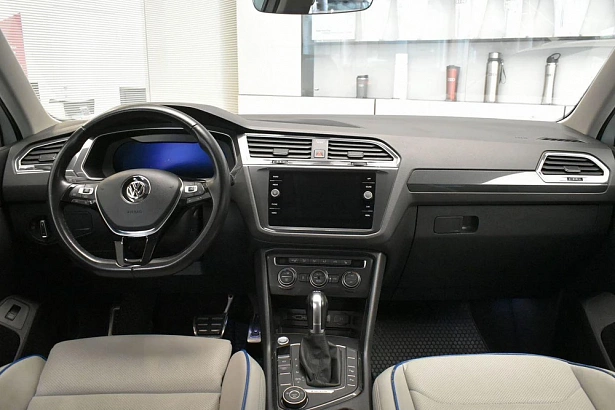 Tiguan Connect Plus 2.0d AMT 4WD (150 л.с.) фото 8