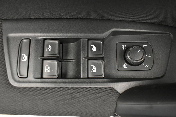 Tiguan Connect Plus 1.4 AMT (150 л.с.) фото 16