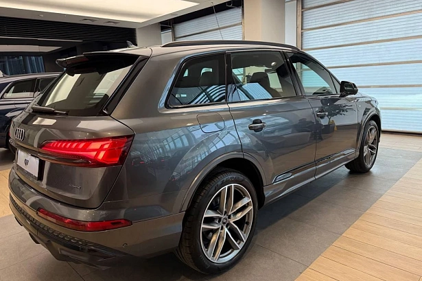 Q7 45 TFSI quattro tiptronic 2.0 AT 4WD (252 л.с.) фото 6
