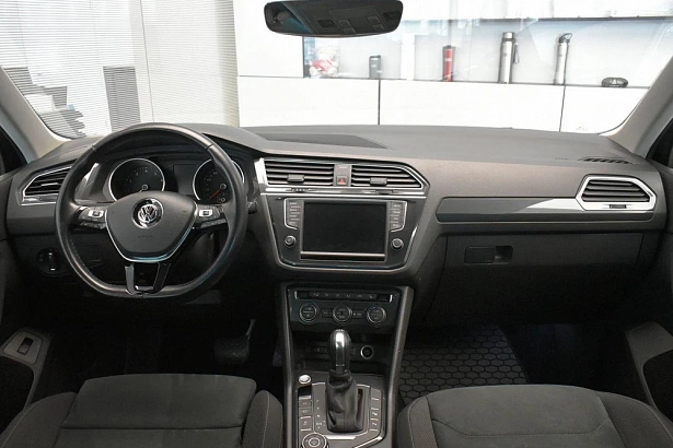 Tiguan Exclusive 2.0 AMT 4WD (180 л.с.) фото 8