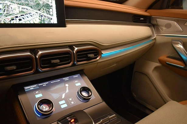 X70 PLUS Luxury 1.6 AMT (190 л.с.) фото 27