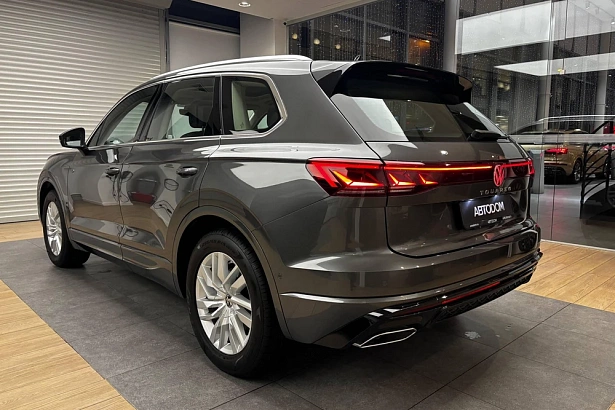 Touareg Base 2.0 AT 4WD (265 л.с.) фото 7