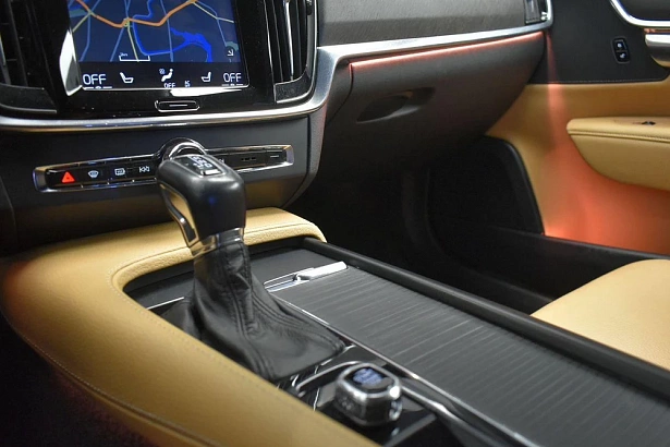 V90 Cross Country Pro 2.0d AT 4WD (190 л.с.) фото 23