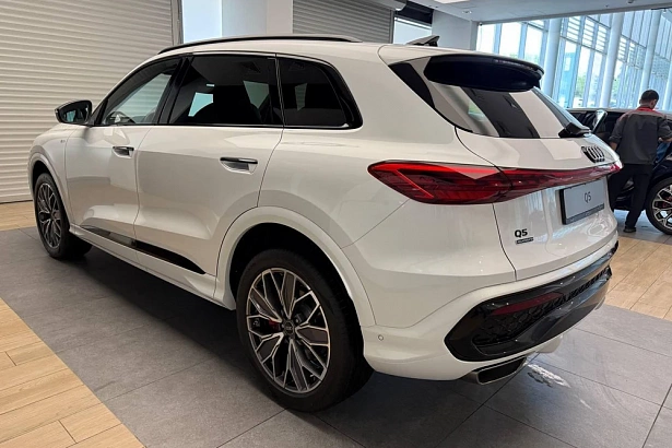 Q5 40 TFSI Quattro 2.0 AMT 4WD (204 л.с.) фото 3