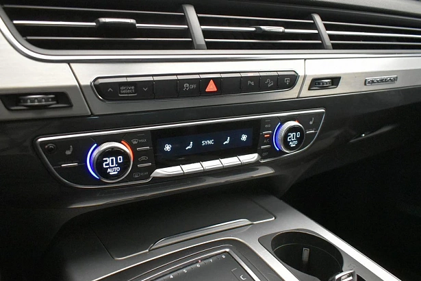 Q7 Sport 3.0d AT 4WD (249 л.с.) фото 25