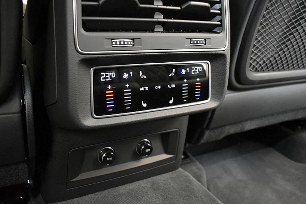 Q8 50 TDI 3.0d AT 4WD (286 л.с.) фото 32