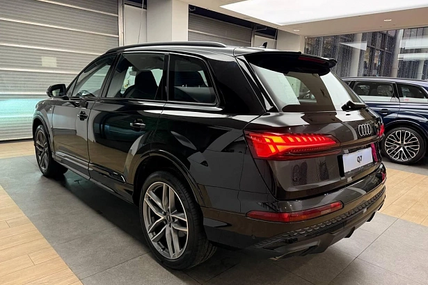 Q7 45 TFSI quattro tiptronic 2.0 AT 4WD (252 л.с.) фото 2