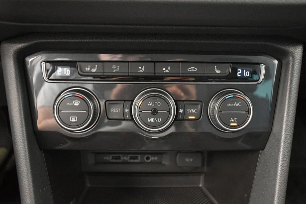 Tiguan Connect Plus 1.4 AMT (150 л.с.) фото 20