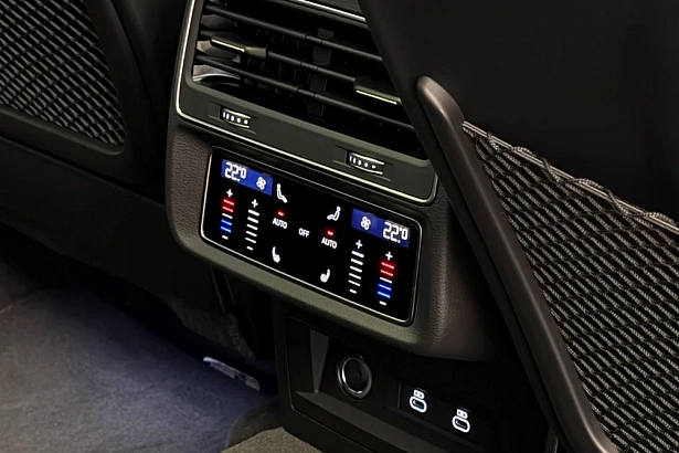 SQ7 TFSI Tiptronic 4.0 AT 4WD (507 л.с.) фото 11