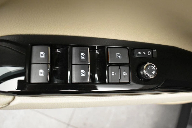 Camry Элеганс Safety 2.5 AT (181 л.с.) фото 16