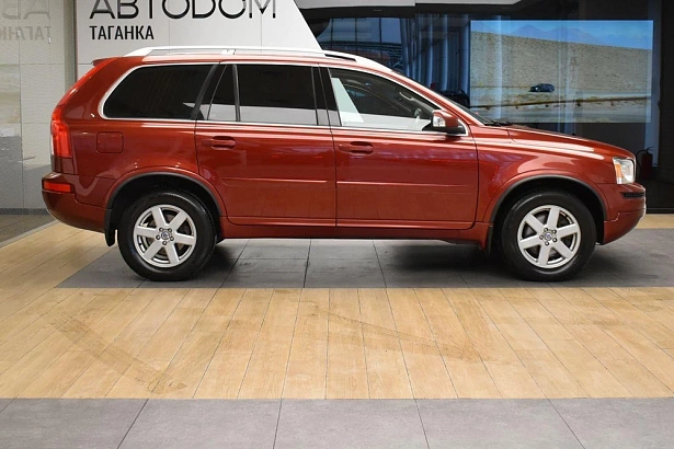 XC90 Base 2.5 AT 4WD (5 мест) (210 л.с.) фото 6