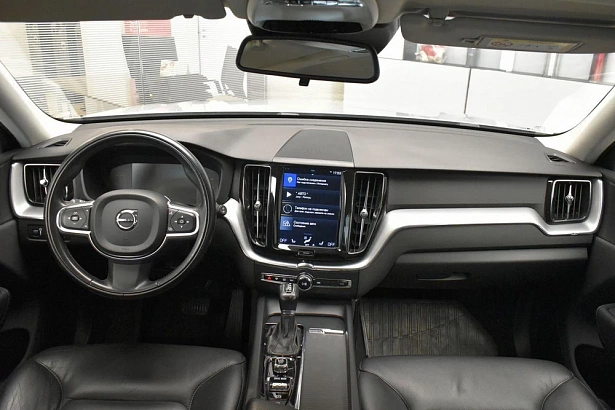 XC60 Импульс / Momentum 2.0 AT 4WD (249 л.с.) фото 8